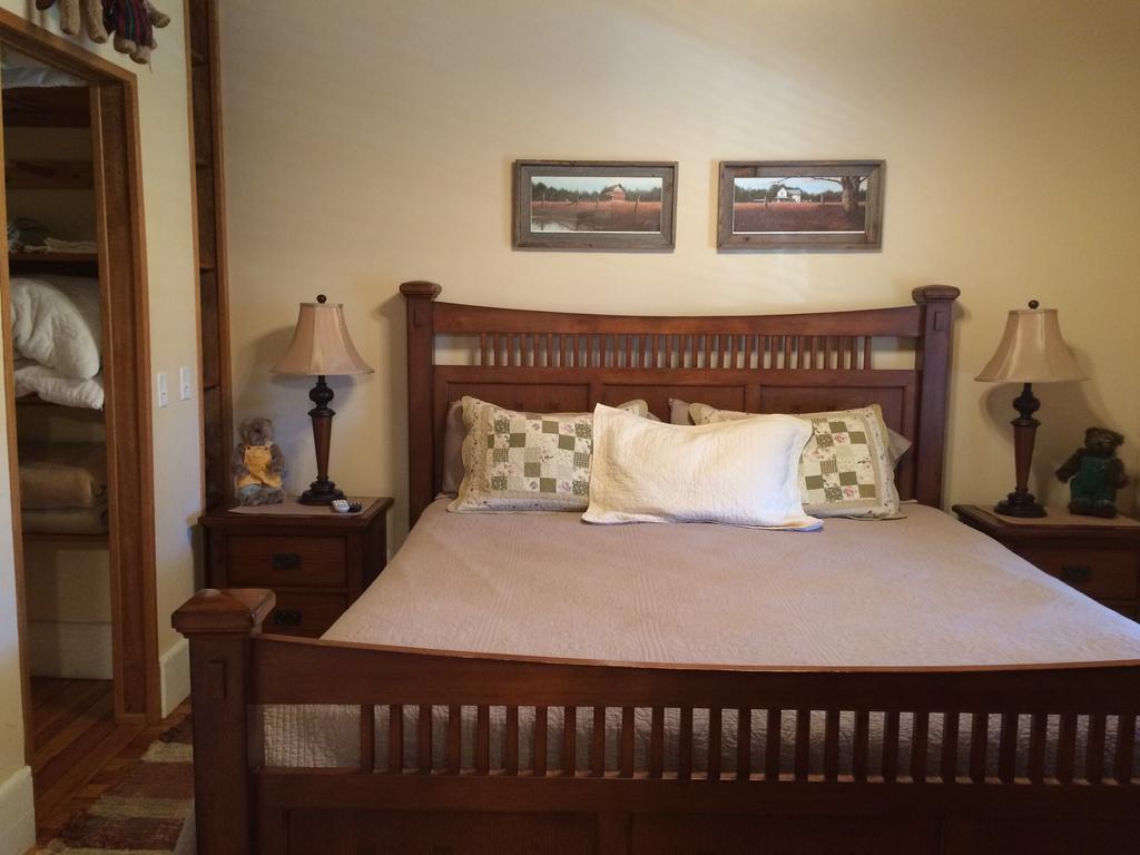 Calhoun House Inn & Suites บรายซันซิตี ภายนอก รูปภาพ